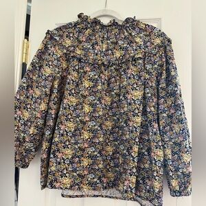 Universal thread floral top